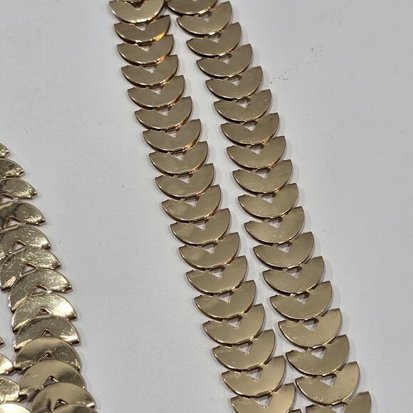 Gold Tone Double Layered Cascade Lightweight Metal Laurel Leaf Vine Necklace - Picture 13 of 13